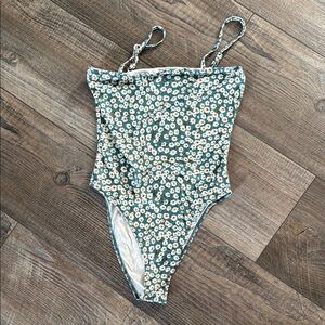 SHEIN Green and White Bodysuit Top with Long Sleeves